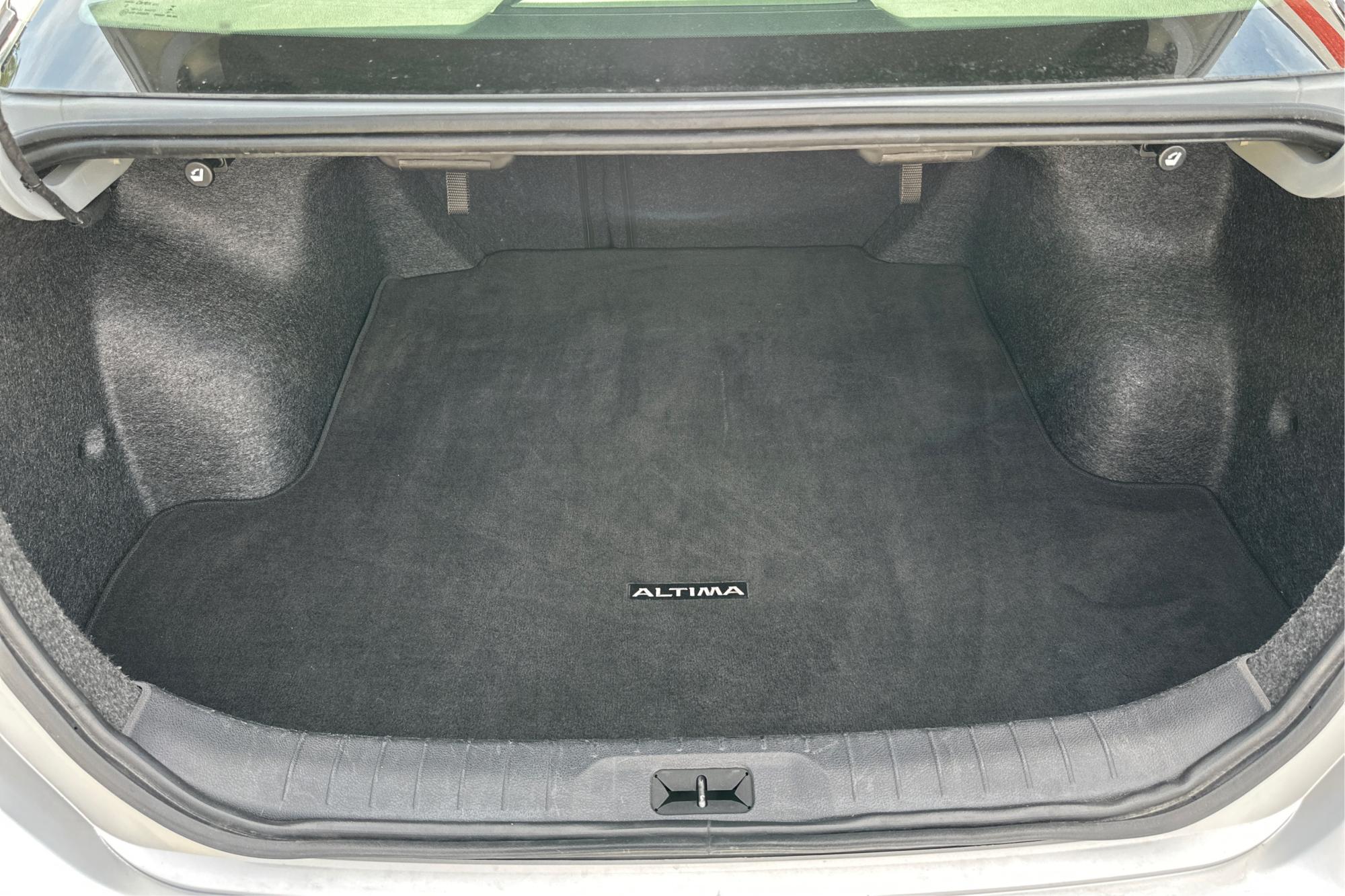 2024 Silver Nissan Altima 2.5 SV (1N4BL4DV2RN) with an 2.5L L4 DOHC 16V engine, CVT transmission, located at 767 S State Road, Pleasant Grove, UT, 84062, (801) 785-1058, 40.354839, -111.736687 - Photo#10