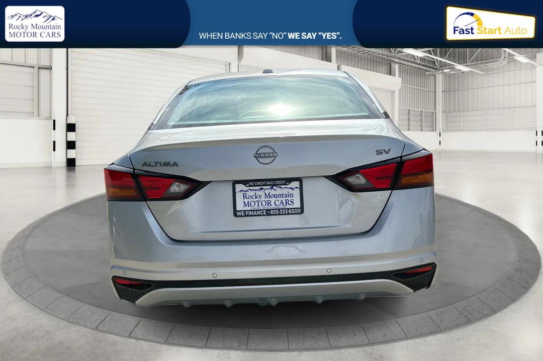 2024 Silver Nissan Altima 2.5 SV (1N4BL4DV2RN) with an 2.5L L4 DOHC 16V engine, CVT transmission, located at 767 S State Road, Pleasant Grove, UT, 84062, (801) 785-1058, 40.354839, -111.736687 - Photo#3