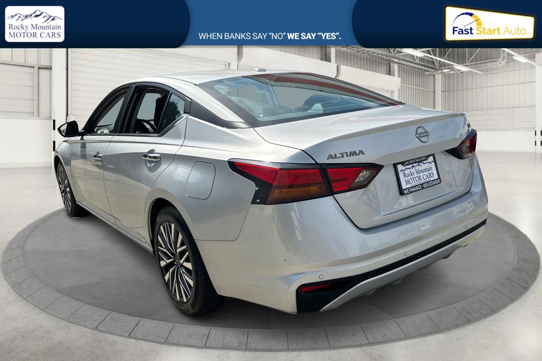 2024 Silver Nissan Altima 2.5 SV (1N4BL4DV2RN) with an 2.5L L4 DOHC 16V engine, CVT transmission, located at 767 S State Road, Pleasant Grove, UT, 84062, (801) 785-1058, 40.354839, -111.736687 - Photo#4