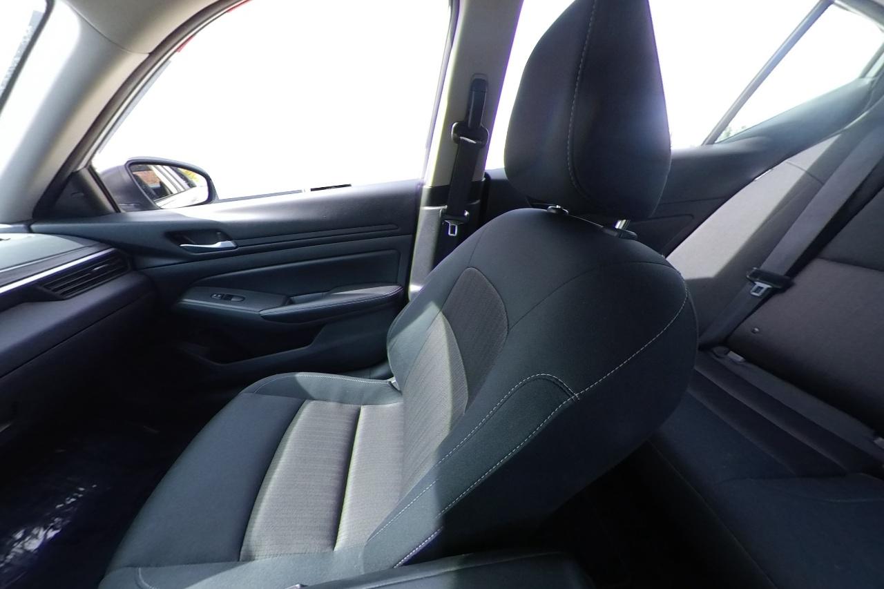 2024 Silver Nissan Altima 2.5 SV (1N4BL4DV2RN) with an 2.5L L4 DOHC 16V engine, CVT transmission, located at 767 S State Road, Pleasant Grove, UT, 84062, (801) 785-1058, 40.354839, -111.736687 - Photo#12